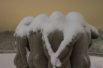 Vigeland statues in snow-1459